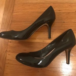 Vince Camuto Black Leather Heels, size 8.5